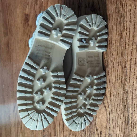 J. Crew Factory Beige Shearling Ankle Boots 6.5 - Picture 5 of 5